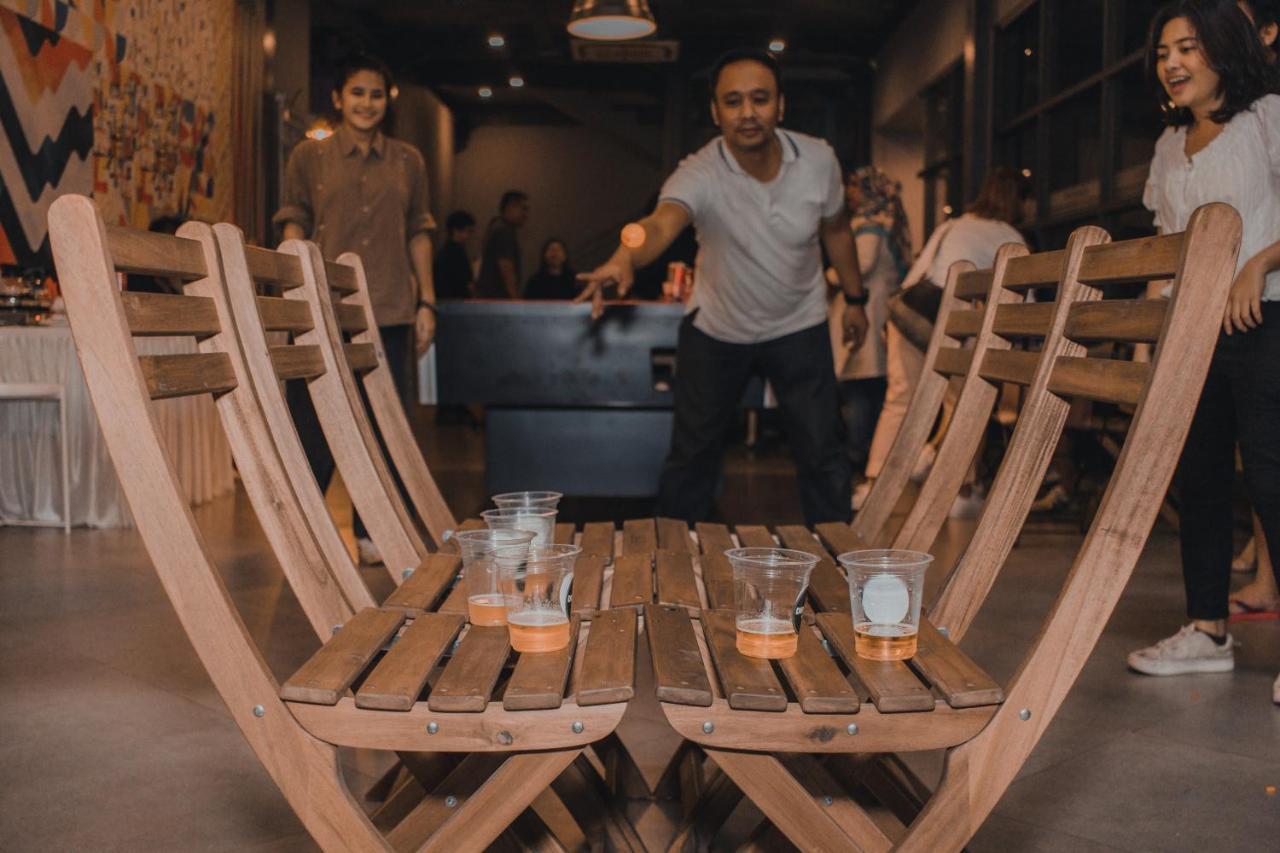 Nomad Hostel Kemang Jakarta Bagian luar foto